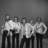 Long Tall Ernie & The Shakers - Allright.png