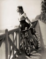 post-55702-Susan-Peters-on-a-bicycle-1942-hbBk.jpeg