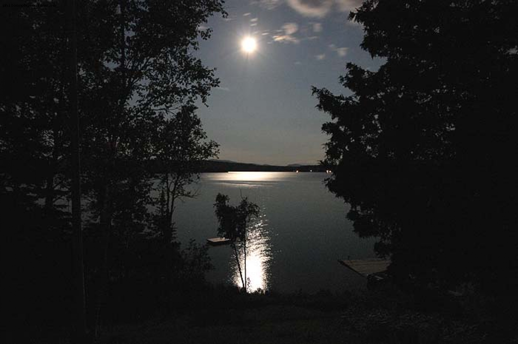 Ночной берег озера