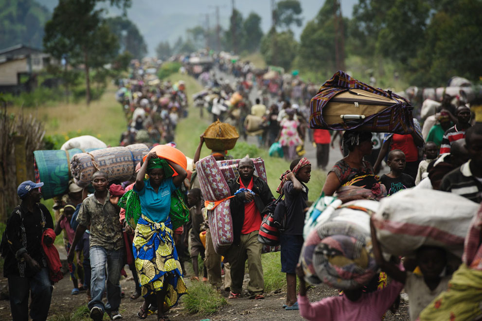 22 ноября 2012. Тысячи конголезцев бегут из города Сэйк, что в 26 км к западу от Гомы