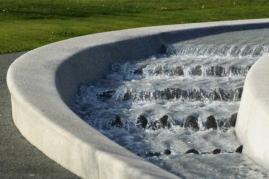 мемориальный фонтан в память принцессы Уэльской Дианы