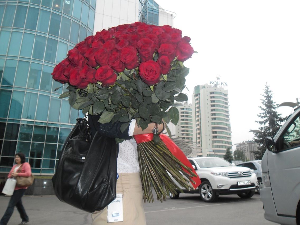 доставка цветов по Москве