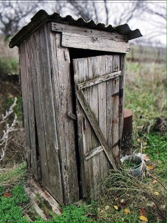 деревенский туалет