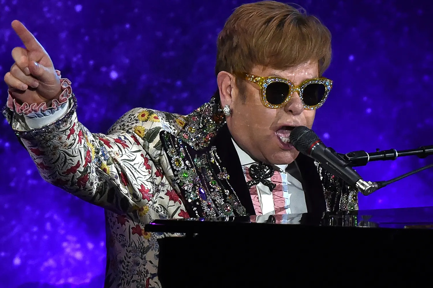 Elton John nailed in the face with Mardi Gras beads Page Six