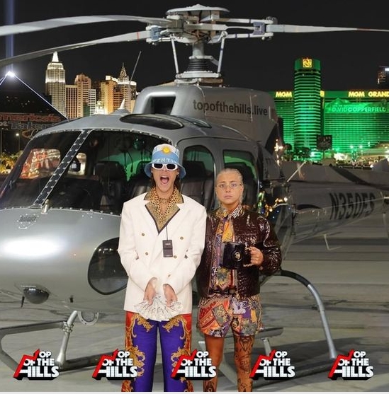 CA7RIEL & Paco Amoroso - TOP OF THE HILLS