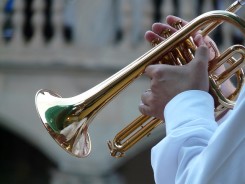 trumpet-player-8455_640.jpg
