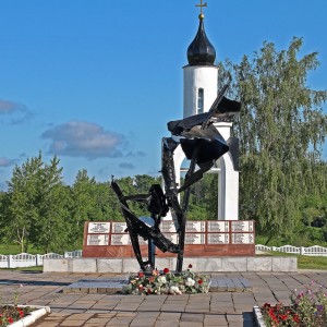 Монумент в память погибших 4 июня 1988 г..jpg