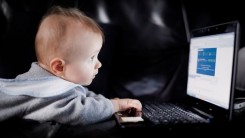ребенок и компьютер.jpg