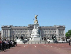 Почему королевский дворец называется «Букингемский»..jpg