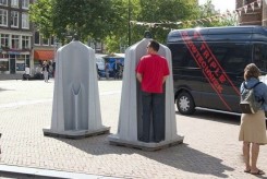 Туалет(мужской) для любителей пива  в Голандии.jpg