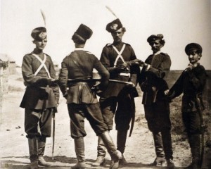 12-kazaki-pered-vyihodom-na-slujbu.-1875-1876