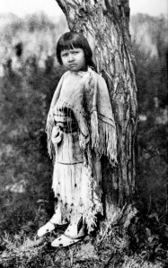 1901-1910-edward-s.-curtis--enfant-cheyenne-cheyenne-child