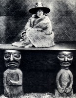 1910-1925-edward-s.-curtis--fille-dun-chef-nakoaktok-kwakiutl