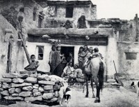 1910-1925-edward-s.-curtis--un-visiteur-hopi-a-visitor-hopi