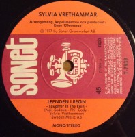 sylvia-vrethammar---leenden-i-regn