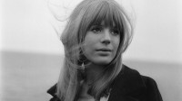 marianne-faithfull---past-present-future