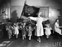 1941-avgust-repetitsiya-tantsa-babochka-v-detskom-sadu-moskva