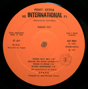 magic-fly-1977-03