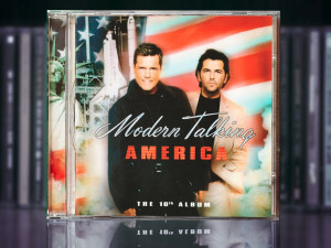 america-(the-10th-album)-2001-11