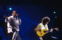 freddie_mercury_brian_may1985