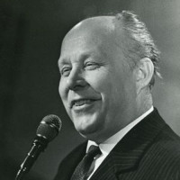 artur-rinne---huulepuna-krael