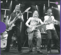 r-11091368-1670801162-8432