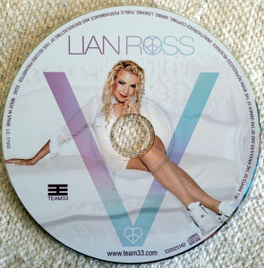 r-35731321-1763812394-1441