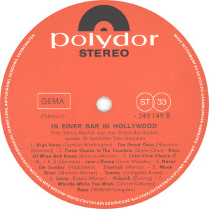 fritz-schulz-reichel--in-einer-bar-in-hollywood-(d