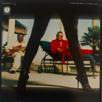 r-1632133-1695999469-6736