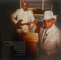 r-1632133-1695999472-6655