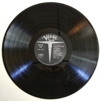 r-5873452-1645049443-1093