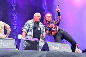 u.d.o._with_musikkorps_der_bundeswehr_–_wacken_open_air_2015_04