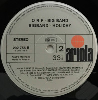 label-b