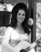 wanda_jackson--1975_(cropped)