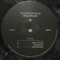 r-28713850-1703333881-6250