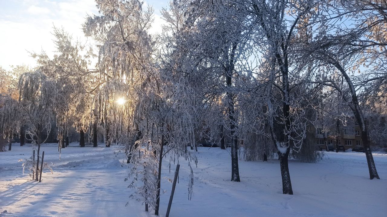 А за окном тихо идет Снег и Время...