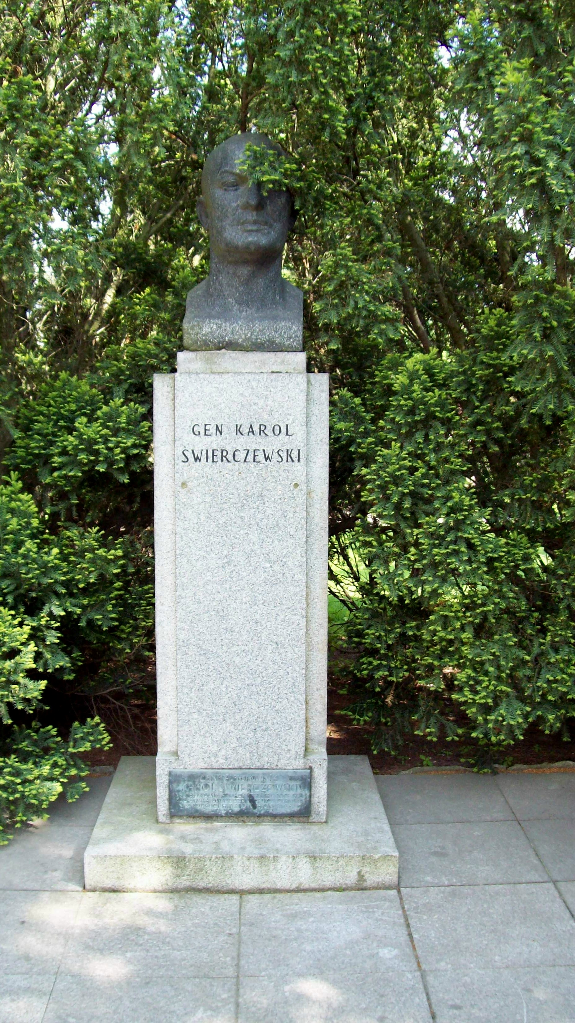 Jedyny pomnik generała Karola Świeczewskiego jest w Czechach/Melnik